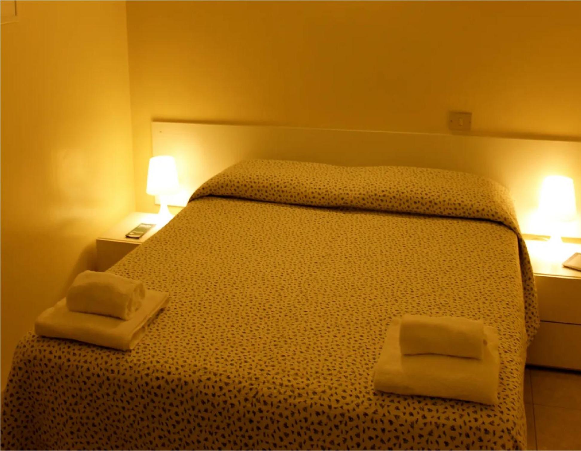 דירות פארמה Affitti Only Sleep Bagno Privato מראה חיצוני תמונה